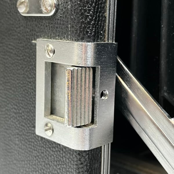 standard_graflex_shutter_button