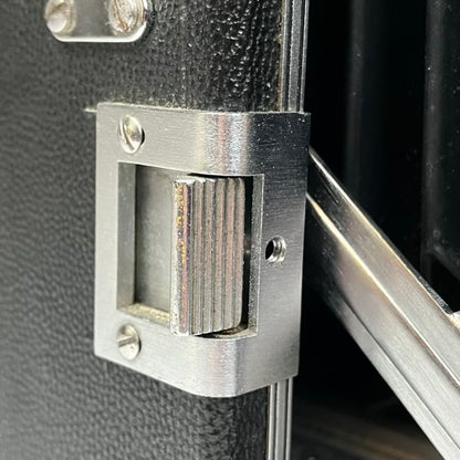 standard_graflex_shutter_button